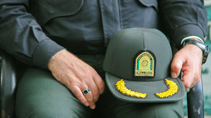 تصاویر/غبار روبی و عطر افشانی مضجع شریف حرم مطهر حضرت محمد هلال بن علی