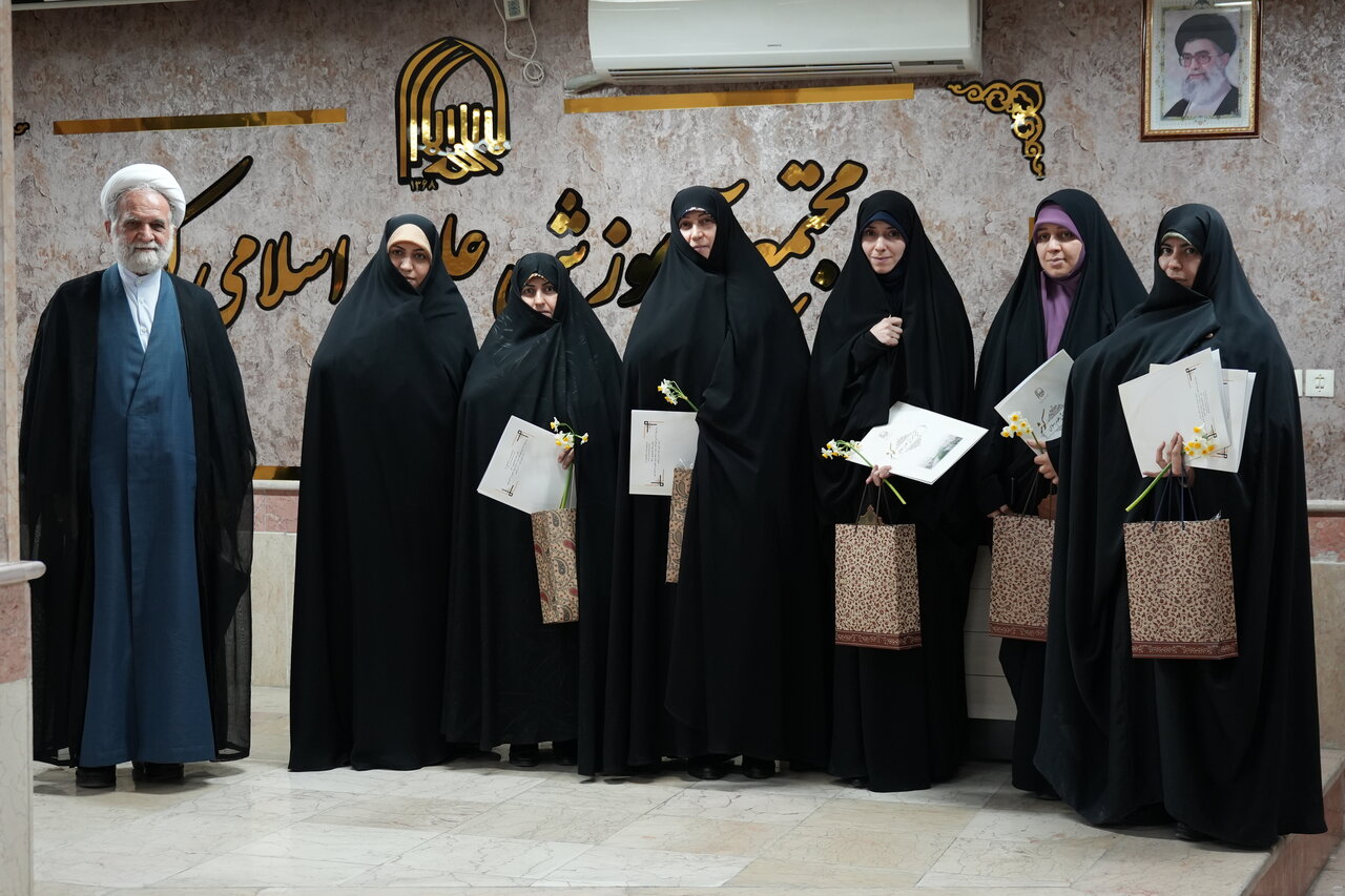 فیلم|  اولین جشنواره قرآنی ظهور فجر به همت مجتمع آموزش علوم انسانی کوثر تهران