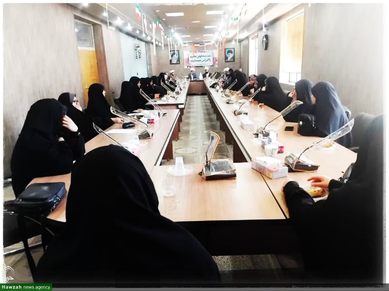 فعال‌سازی شبکه‌ تبلیغی و فرهنگی در حوزه‌های بانوان، جوانان و رسانه در چادگان +تصاویر