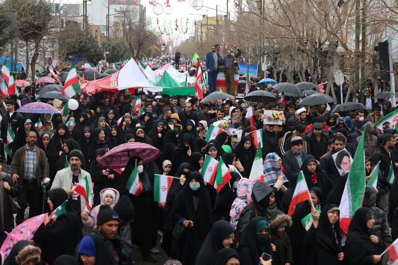 فیلم| ایستاده در امتداد فجر