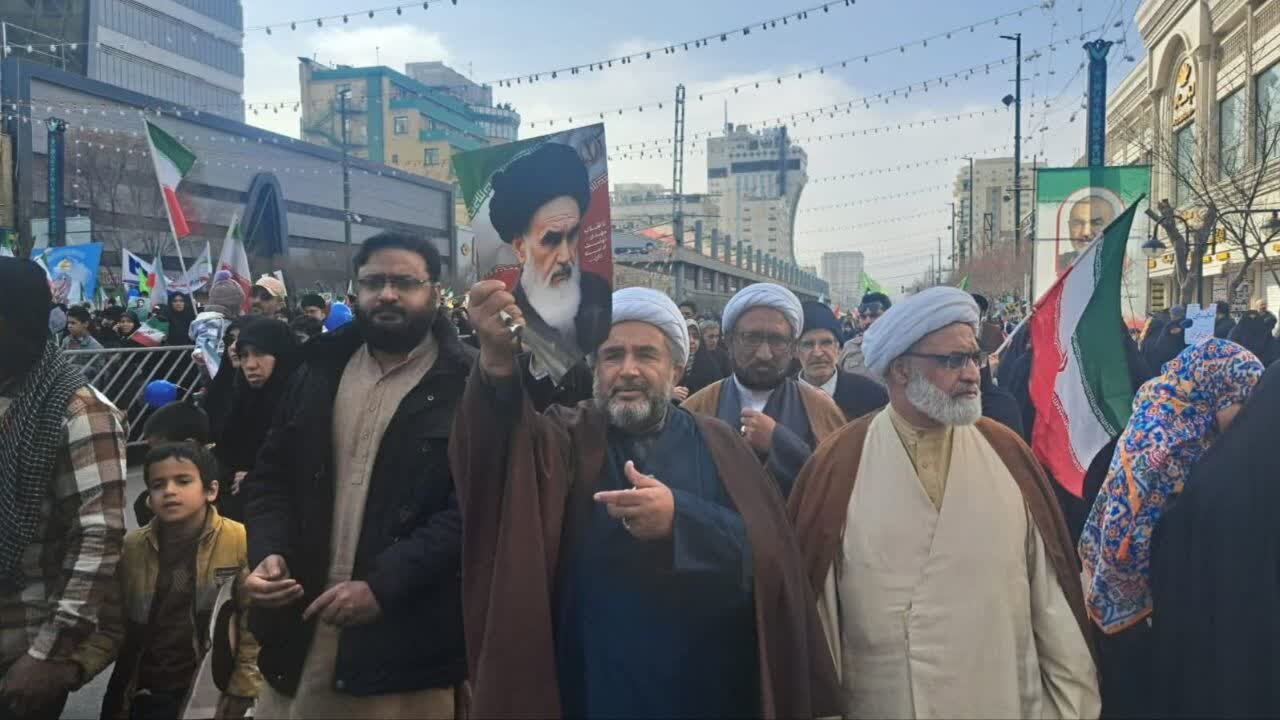 انقلاب اسلامی کا مقدس و مبارک سفر پوری قوت، استقامت اور عزم کے ساتھ آگے بڑھ رہا ہے