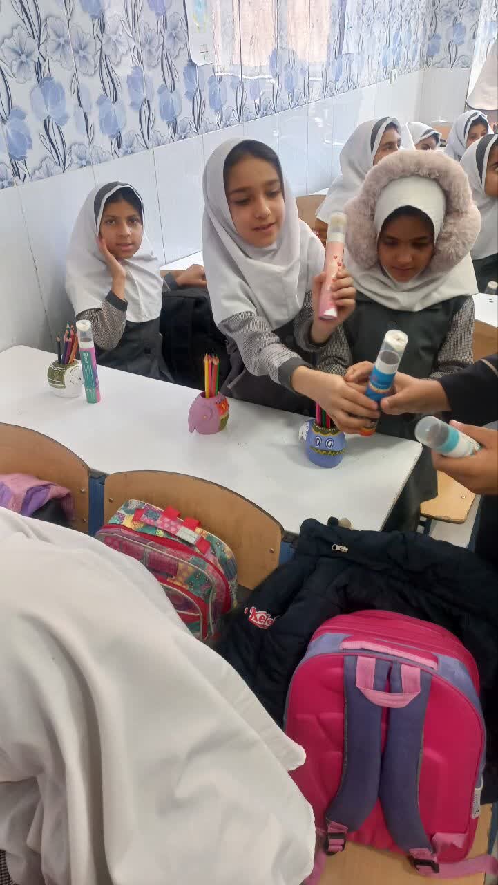 تصاویر/ اقدامات هنرستان گیسو کرمان در دهه فجر