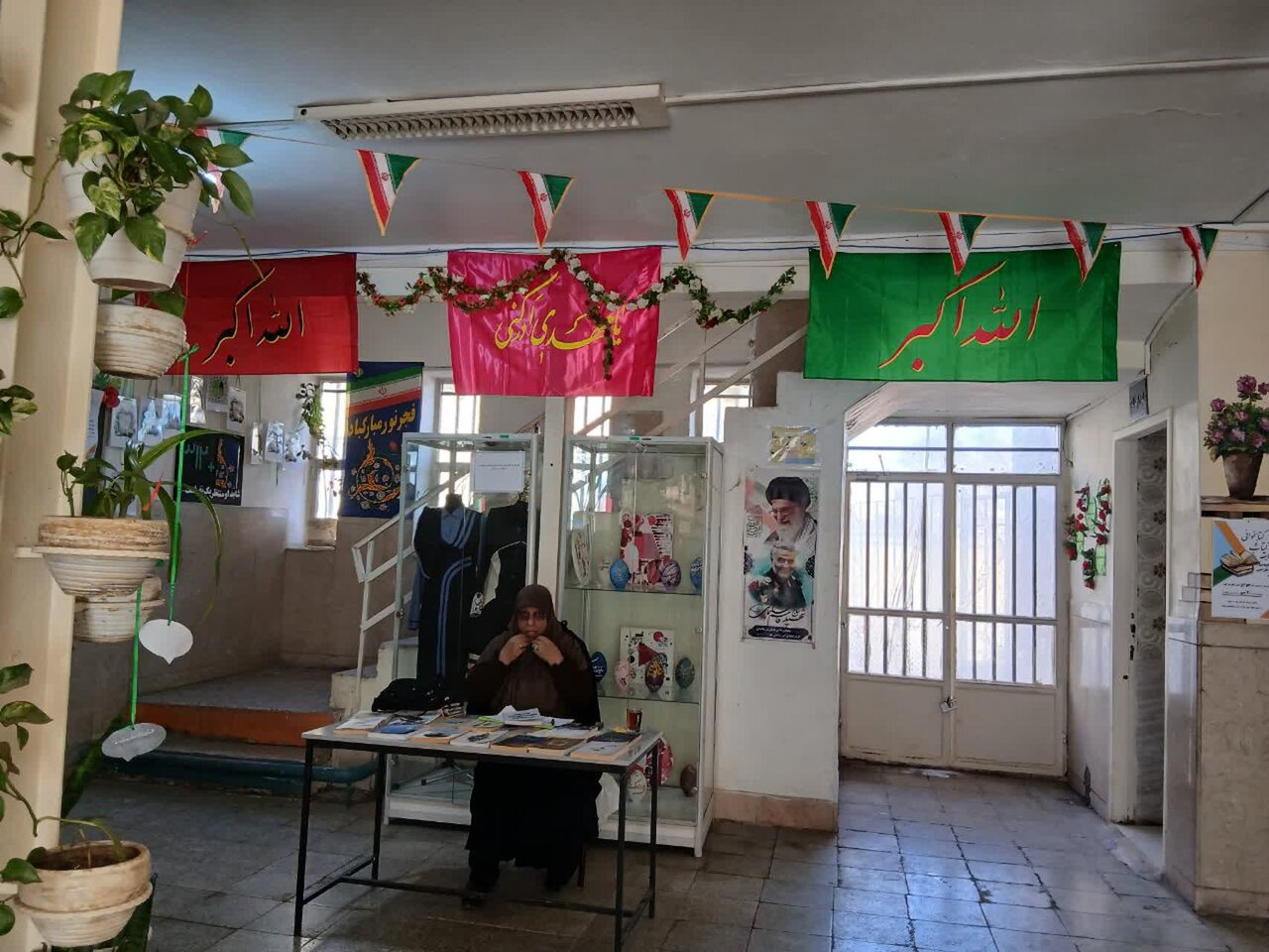 تصاویر/ اقدامات هنرستان گیسو کرمان در دهه فجر