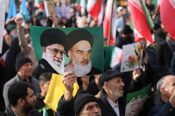 خروش قمی‌های انقلابی در روز قدس متفاوت / بیعت عمومی با ولی امر / تا پای جان برای ایران + عکس و فیلم