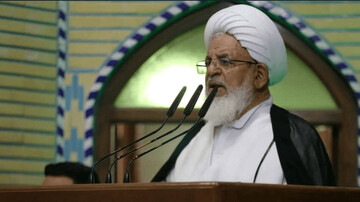 مردم ایران با بصیرت از دین و انقلاب خود دفاع می‌کنند