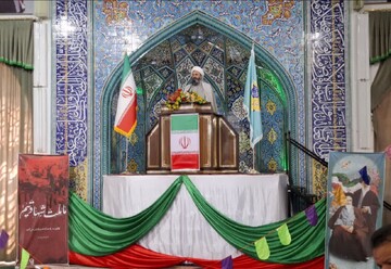 امام جمعه فردوس: حضور مردم در صحنه، دشمنان را مأیوس کرد / تداوم انقلاب در گرو لبیک به دعوت رهبری معظم است