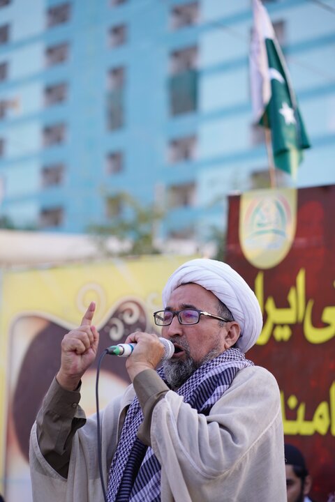 ایران کے ساتھ اظہارِ یکجہتی، امریکہ و اسرائیل کے خلاف کراچی میں احتجاجی مظاہرہ