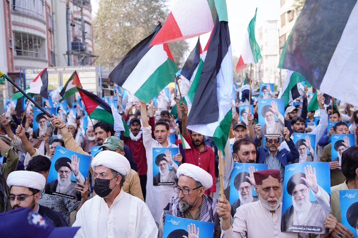 ایران کے ساتھ اظہارِ یکجہتی، امریکہ و اسرائیل کے خلاف کراچی میں احتجاجی مظاہرہ