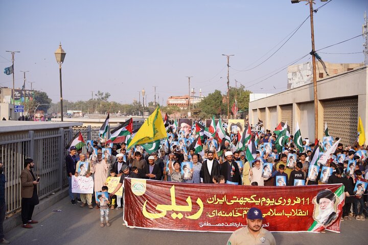 ایران کے ساتھ اظہارِ یکجہتی، امریکہ و اسرائیل کے خلاف کراچی میں احتجاجی مظاہرہ