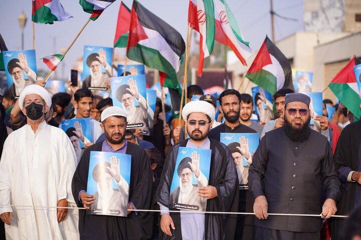 ایران کے ساتھ اظہارِ یکجہتی، امریکہ و اسرائیل کے خلاف کراچی میں احتجاجی مظاہرہ