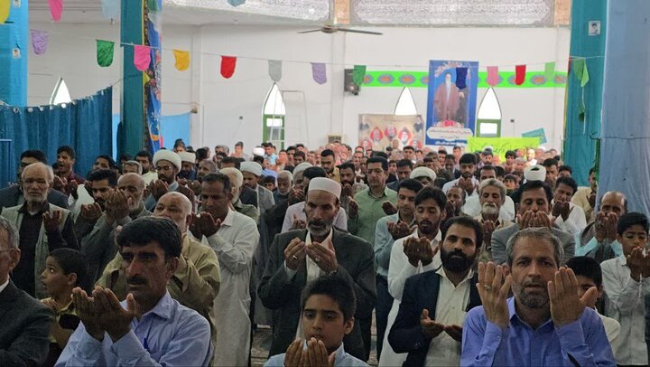 تصاویر/ اقامه نمازجمعه شهر ریگان