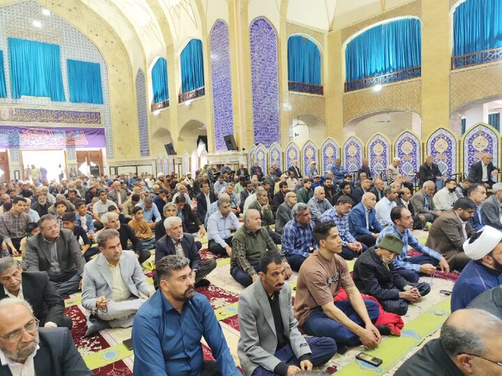 تصاویر/ اقامه نمازجمعه شهر بم