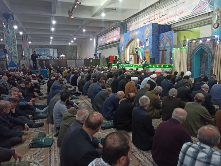 تصاویر/ نمازعبادی سیاسی جمعه کاشان