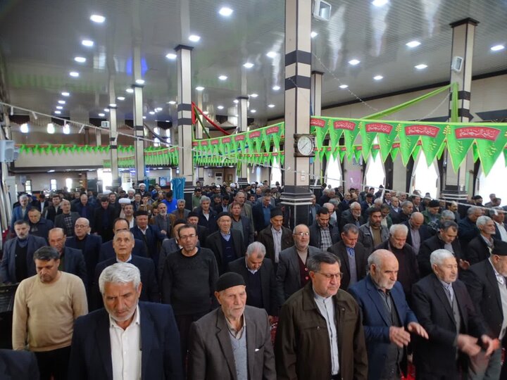 تصاویر/ نماز جمعه ۲۴ بهمن چهاربرج