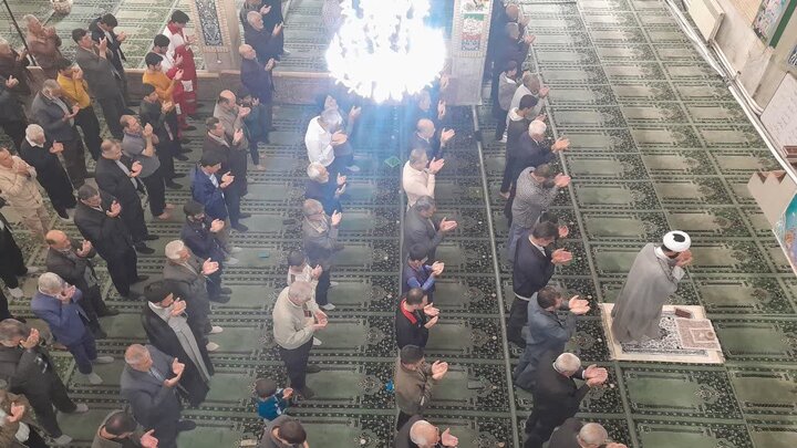 تصاویر/ اقامه نمازجمعه شهر راین