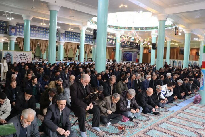تصاویر/ نماز جمعه ۲۴ بهمن تکاب