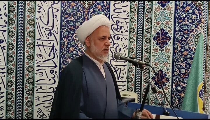 تصاویر/اقامه نماز عبادی سیاسی جمعه در ساوه