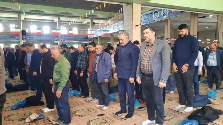 تصاویر/اقامه نماز عبادی سیاسی جمعه در خمین