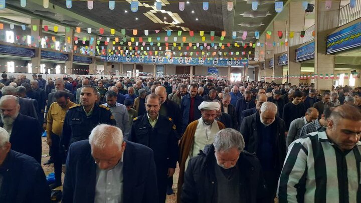 تصاویر/اقامه نماز عبادی سیاسی جمعه در خمین