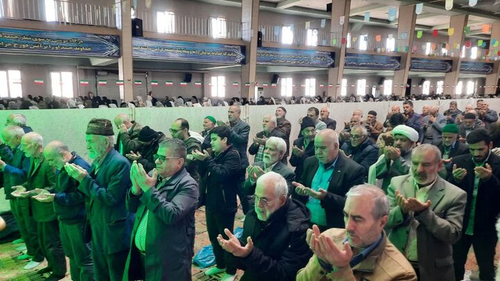 تصاویر/اقامه نماز عبادی سیاسی جمعه در خمین