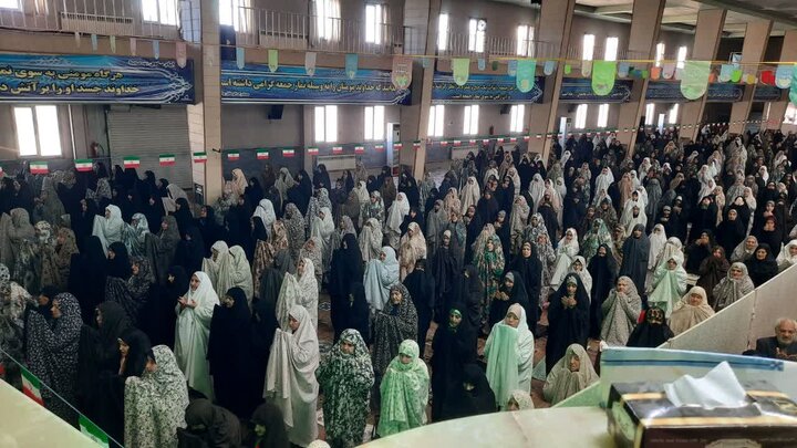 تصاویر/اقامه نماز عبادی سیاسی جمعه در خمین