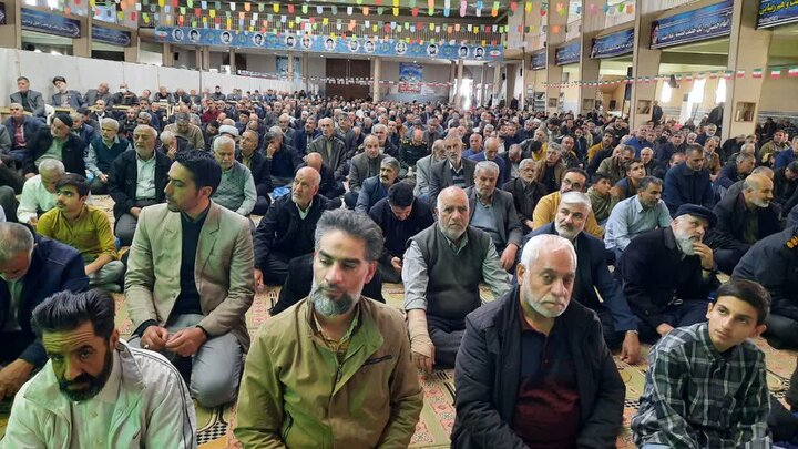 تصاویر/اقامه نماز عبادی سیاسی جمعه در خمین