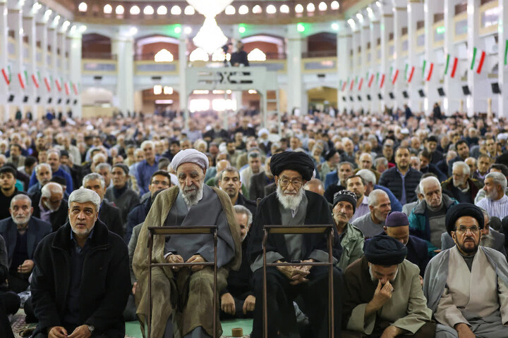 تصاویر/اقامه نماز عبادی سیاسی جمعه در تبریز