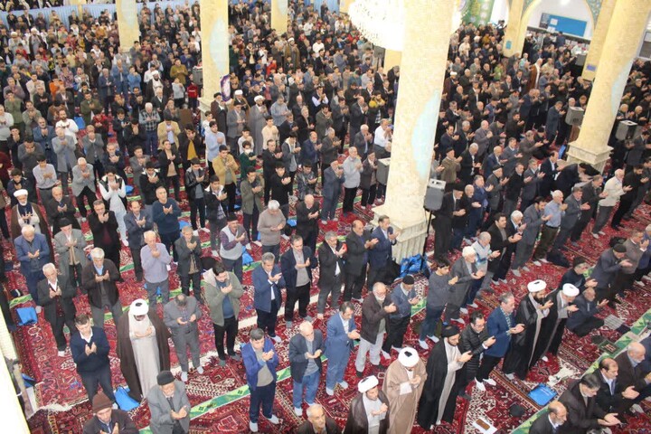 تصاویر/اقامه نماز عبادی سیاسی جمعه در بناب