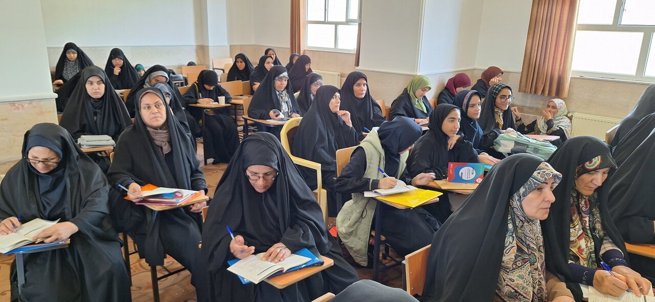برگزاری دوره توانمندسازی عفاف حجاب در یاسوج برگزار شد