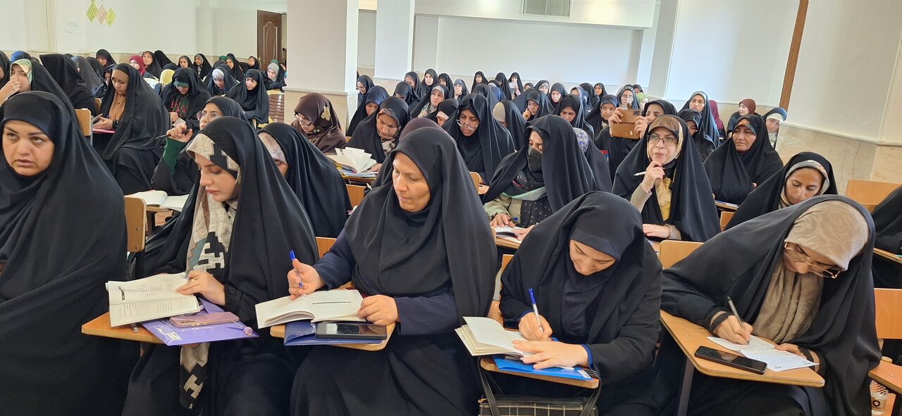 برگزاری دوره توانمندسازی عفاف حجاب در یاسوج برگزار شد