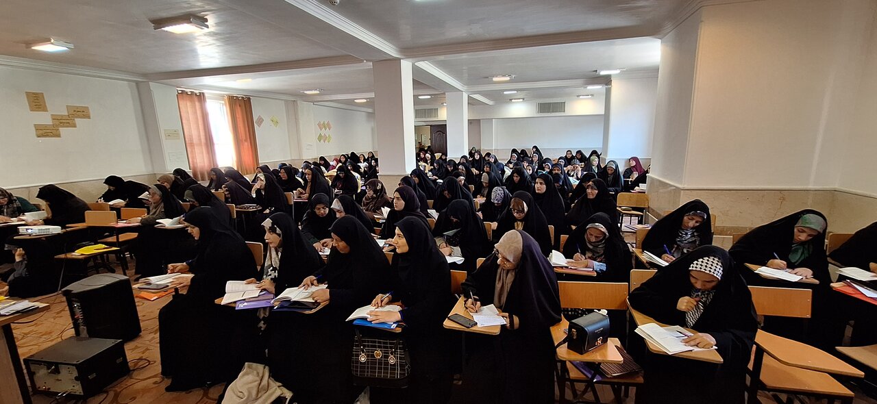برگزاری دوره توانمندسازی عفاف حجاب در یاسوج برگزار شد