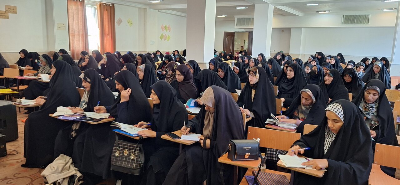 برگزاری دوره توانمندسازی عفاف حجاب در یاسوج برگزار شد