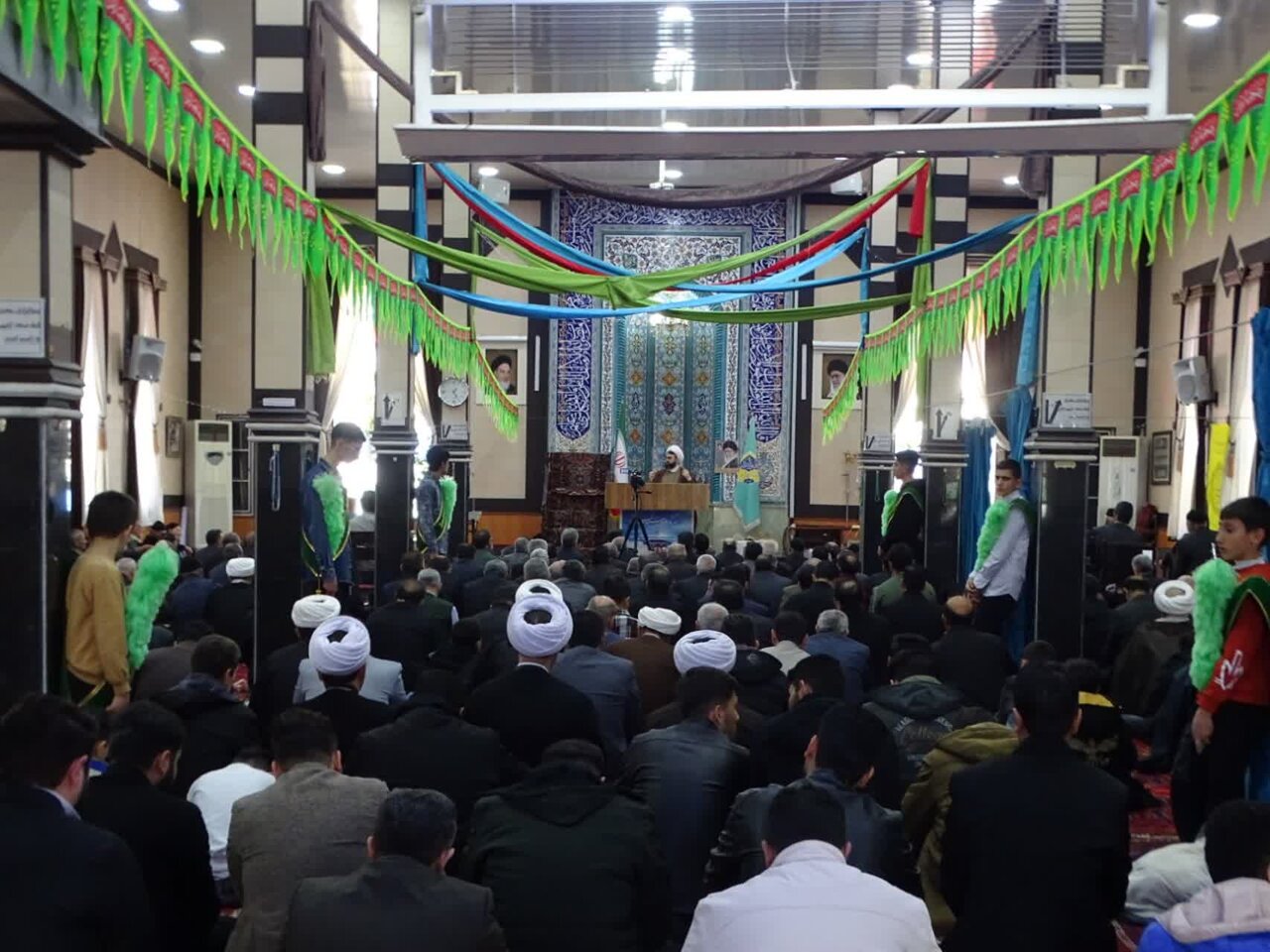 تصاویر/ نماز جمعه ۲۴ بهمن چهاربرج