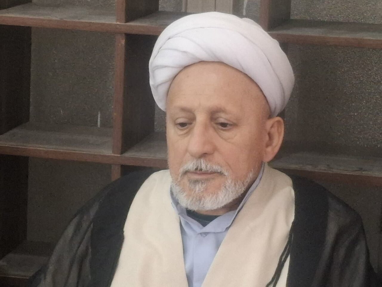 مرحوم آیت الله مناقب در یک روز هفت درس حوزه را تدریس می کرد