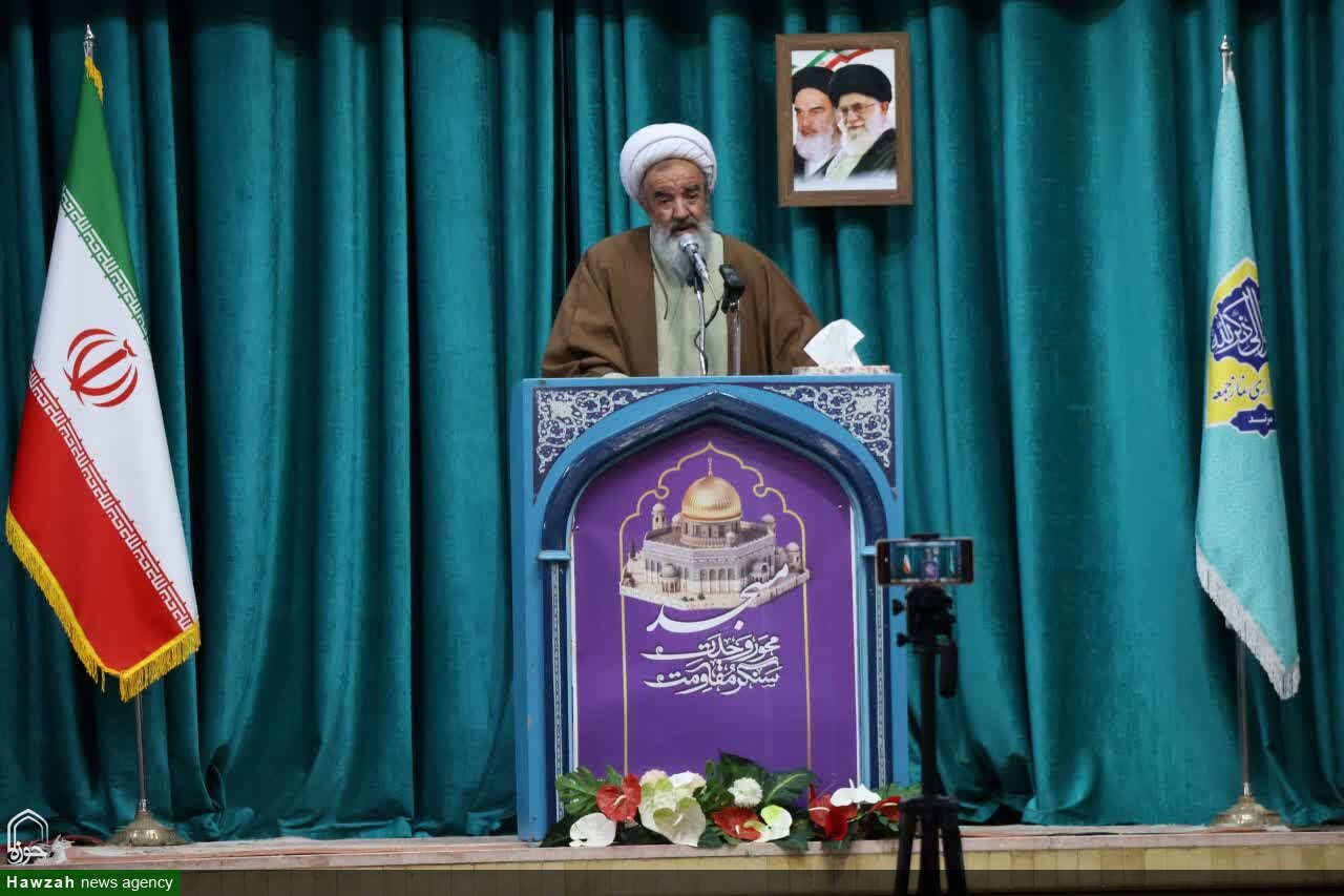 مساجد کانون وحدت و آبادانی جامعه هستند