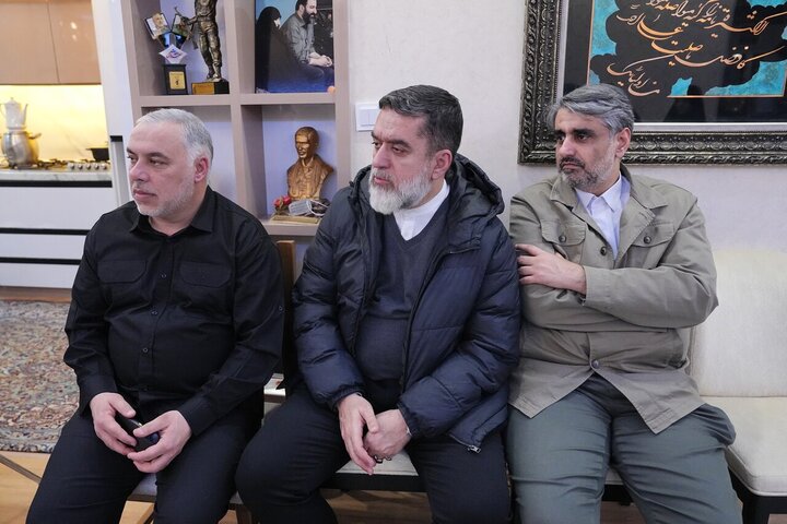 تصاویر/ حضور دکتر قالیباف در منزل شهید فرج‌الله شوشتری