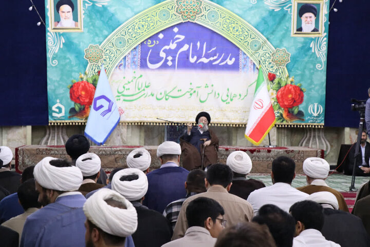 تصاویر/ دومین گردهمایی سالانه دانش آموختگان مدرسه علمیه امام خمینی (ره) اهواز