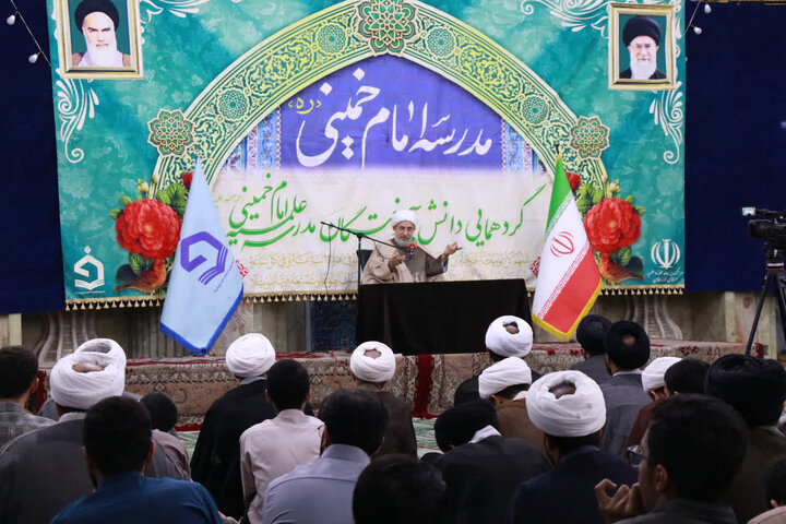 تصاویر/دومین گردهمایی سالانه دانش آموختگان مدرسه علمیه امام خمینی (ره) اهواز