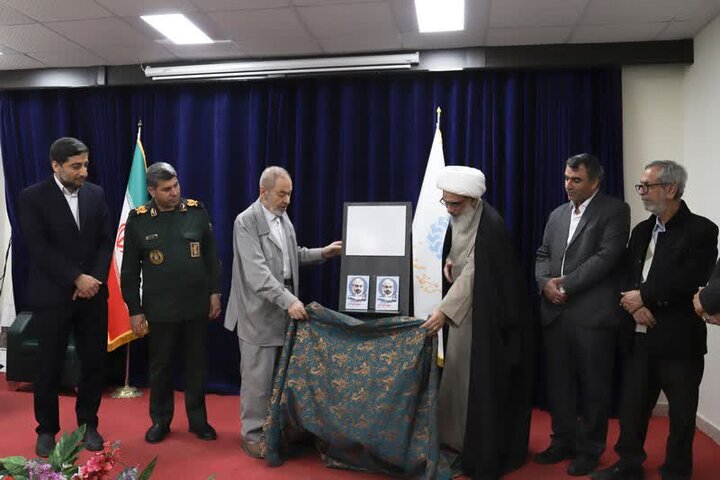 تجلیل از پنج دهه مجاهدت حاج عبدالله فاتحی و رونمایی از «تمنّادار» در بوشهر