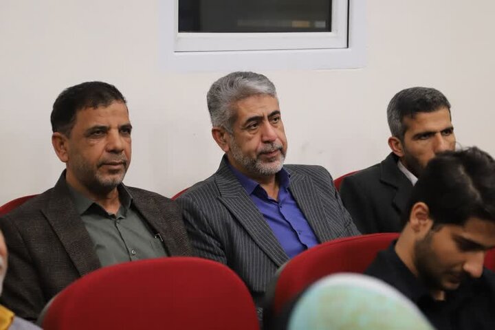 تجلیل از پنج دهه مجاهدت حاج عبدالله فاتحی و رونمایی از «تمنّادار» در بوشهر