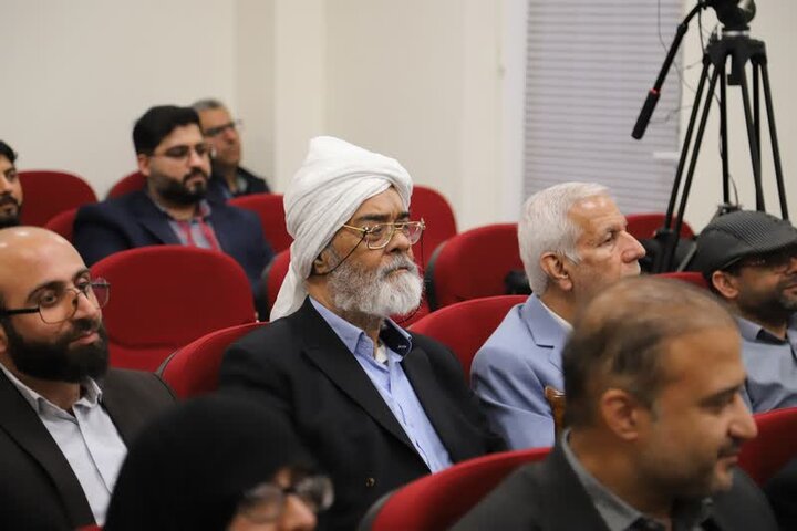 تجلیل از پنج دهه مجاهدت حاج عبدالله فاتحی و رونمایی از «تمنّادار» در بوشهر