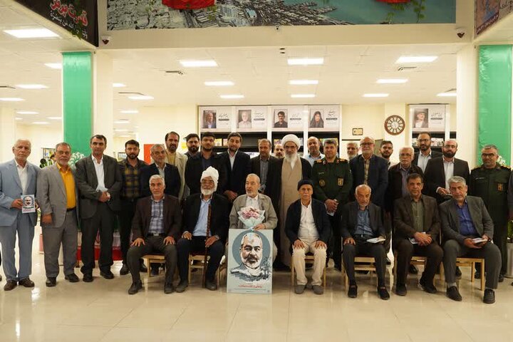 تجلیل از پنج دهه مجاهدت حاج عبدالله فاتحی و رونمایی از «تمنّادار» در بوشهر