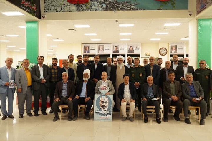 تصاویر/ رونمایی از کتاب «تمنّادار» در بوشهر