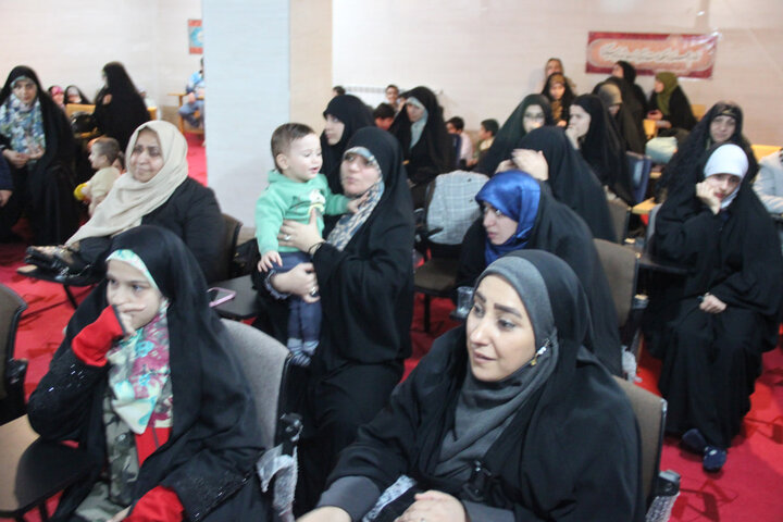 تصاویر /  مراسم جشن سالگرد پیرورزی انقلاب اسلامی در مرکز زبان حوزه علمیه استان قزوین