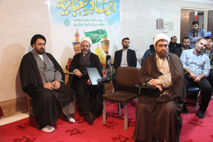 تصاویر /  مراسم جشن سالگرد پیرورزی انقلاب اسلامی در مرکز زبان حوزه علمیه استان قزوین