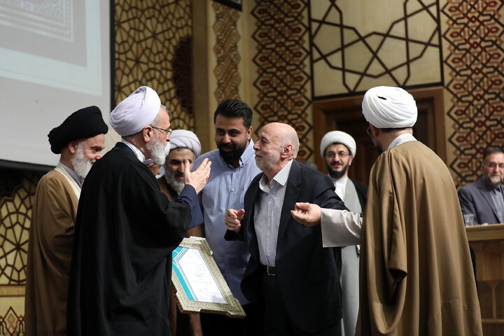 تصاویر/ بیست‌وهفتمین همایش کتاب سال حوزه و نهمین جشنواره مقالات علمی حوزه