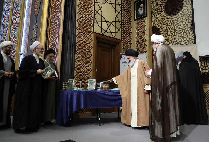 تصاویر/ بیست‌وهفتمین همایش کتاب سال حوزه و نهمین جشنواره مقالات علمی حوزه