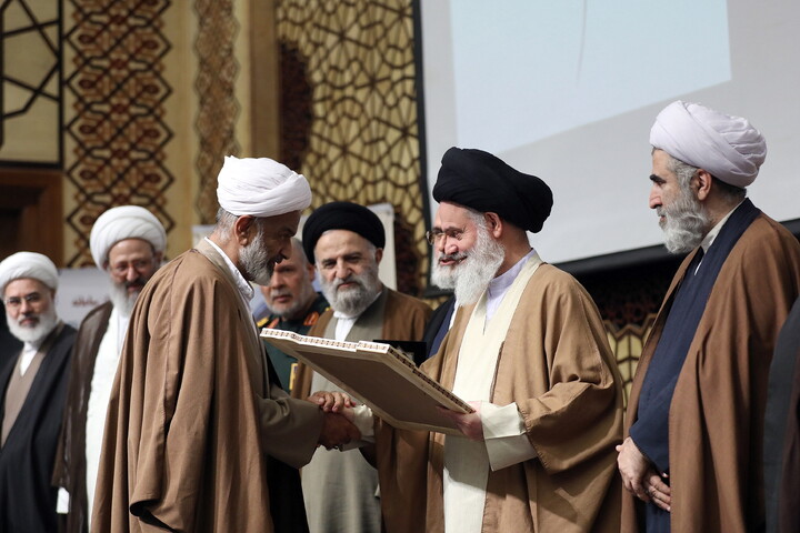 تصاویر/ بیست‌وهفتمین همایش کتاب سال حوزه و نهمین جشنواره مقالات علمی حوزه