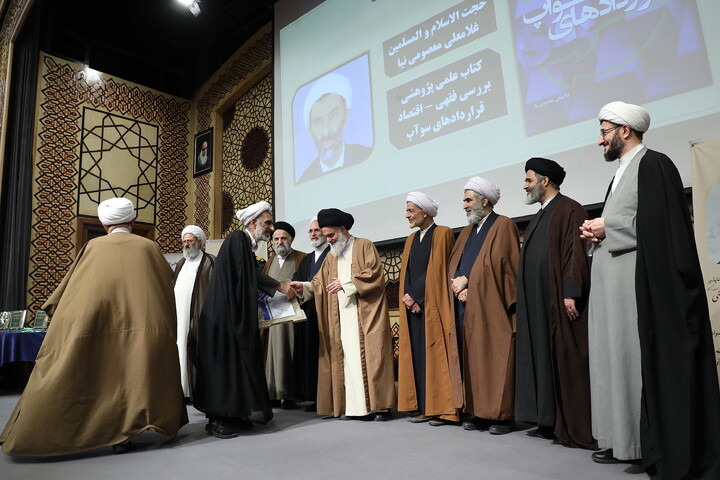 تصاویر/ بیست‌وهفتمین همایش کتاب سال حوزه و نهمین جشنواره مقالات علمی حوزه