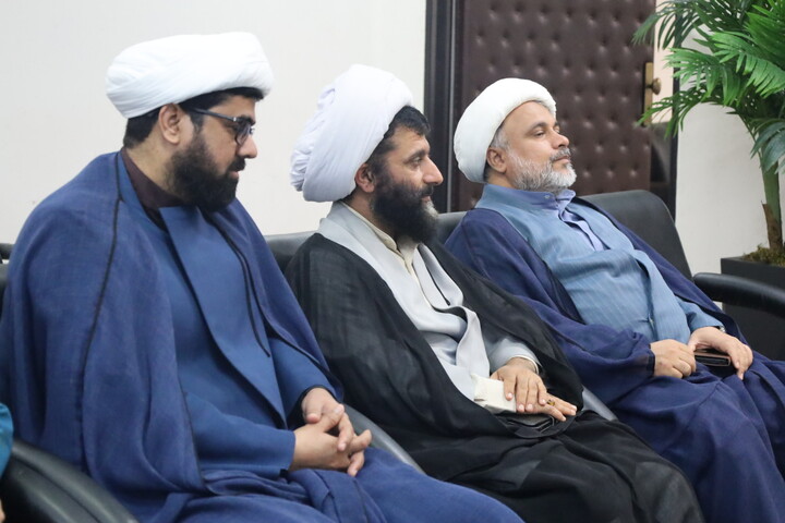 تصاویر/ دیدار کادر مرکز مدیریت حوزه علمیه استان با نماینده ولی‌فقیه در استان هرمزگان